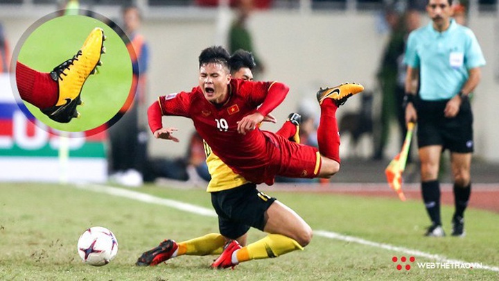 Giày Bóng Đá Của Nguyễn Quang Hải